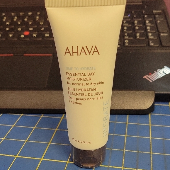Ahava Essential Day Moisturizer - Normal To Dry Skin 0.51 oz Tube - Picture 1 of 2